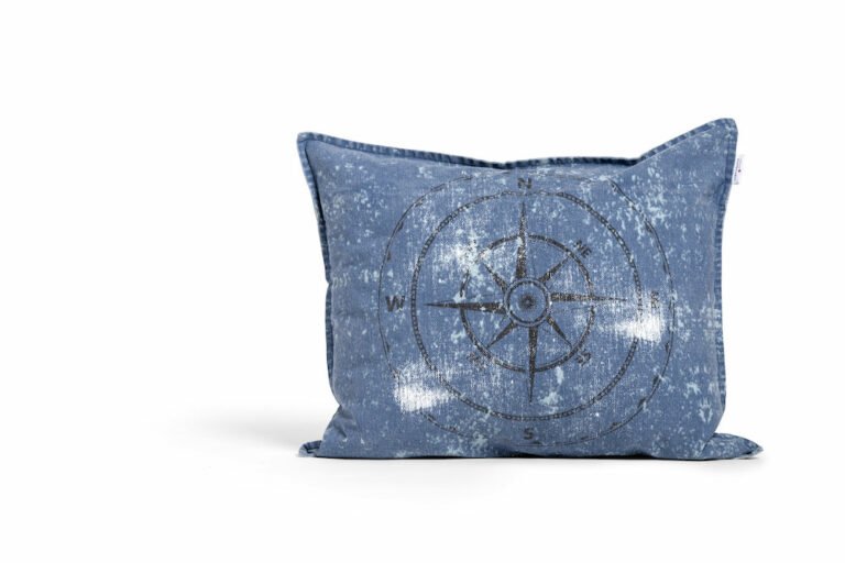 Kompassi tyynynpäällinen